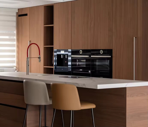 Meuble de cuisine moderne sur mesure avec îlot, accessoires de charnières de luxe en bois massif pour projet de villa - Product Image 2