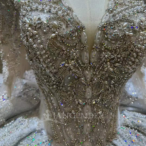 Robe de mariée à col en V, style robe de bal, ornée de cristaux, de perles et de sequins, sexy, brodée, personnalisée Lsjj85 - Product Image 5