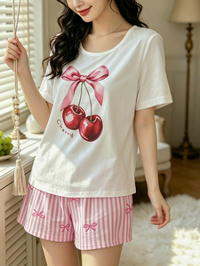 Conjunto <span class=keywords><strong>de</strong></span> Pijama Casual <span class=keywords><strong>de</strong></span> Punto Personalizado al por Mayor <span class=keywords><strong>para</strong></span> <span class=keywords><strong>Mujer</strong></span> con Top Estampado <span class=keywords><strong>de</strong></span> Cerezas y Pantalones Cortos Elásticos con Lazo, Conjunto <span class=keywords><strong>de</strong></span> Dos Piezas <span class=keywords><strong>para</strong></span> Descansar - Product Image 3