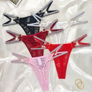 Venta al por mayor de fábrica: <span class=keywords><strong>Tanga</strong></span> sexy de poliamida con cadena de corazón brillante y encaje floral para mujer - Product Image 3