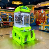 Machine à griffes portable jaune pour enfants, à monnayeur, attrape-poupées d'arcade, avec design de véhicule mignon, machine à griffes à jouets pour fêtes