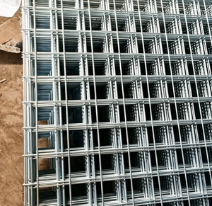 Low Carbon Steel Welded <b>Wire</b> <b>Mesh</b> (12.7x12.7mm Square Holes) for Plastering Walls or Feeding Stable Structure Customizable - Product Image 5
