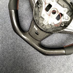 Volant en fibre de carbone personnalisé pour BMW Série 5 E60 E63, cuir perforé avec LED, style sport, amélioration de l'habitacle - Product Image 3