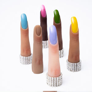 Modèle <span class=keywords><strong>de</strong></span> main <span class=keywords><strong>de</strong></span> pratique <span class=keywords><strong>de</strong></span> manucure en silicone, modèle d'accessoires <span class=keywords><strong>de</strong></span> main prothétique <span class=keywords><strong>de</strong></span> pratique d'ongle assorti - Product Image 5