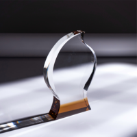 Trophée en cristal optique K9 personnalisé, poli à la main, en forme de flamme ambrée, pour récompenses haut de gamme et cadeaux d'affaires