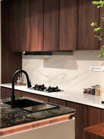 Meubles de cuisine modernes en placage de bois, ensemble de cuisine modulaire sur mesure, îlot de salle à manger intégré, table, plan de travail en quartz pour villa et maison