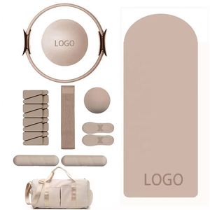 Kit de fitness personnalisé avec logo : ballon de yoga, anneau de Pilates rond, poids de cheville en silicone et bande de résistance - Product Image 1