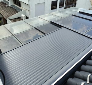 <span class=keywords><strong>Porte</strong></span> <span class=keywords><strong>de</strong></span> volet roulant en alliage d'aluminium moderne <span class=keywords><strong>de</strong></span> type 55 Panneau isolé économe en énergie Télécommande Garantie 1 an Vis durable - Product Image 3