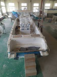 Bateau de pêche en fibre de verre de 9,5 m, nouveau design, fond en V profond, bateau de sport - Product Image 4