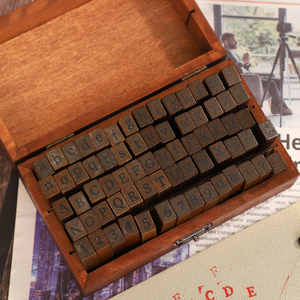 Sello Creativo de Letras y Números en Caja, Estilo Retro, Material Escolar para Estudiantes, Marca Yue Zhen, Modelo <span class=keywords><strong>M</strong></span> - Product Image 1