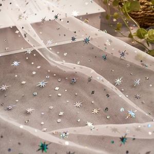 Tessuto in Tulle Trasparente con Paillettes Scintillanti 100% Poliestere per Decorazioni Matrimoniali, Abiti e Gonne - Product Image 4