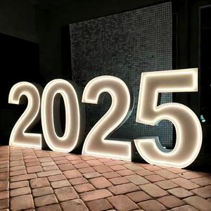 Enseigne lumineuse LED 3D en acrylique avec logo rétroéclairé et lettres vertes pour décoration intérieure - Product Image 1