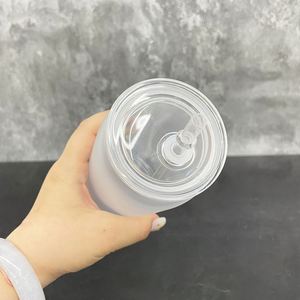 Lata de Refresco de Plástico Esmerilado de 16 oz con Forma Infantil, Reciclable, Libre de BPA, con Tapa y Pajita para Envolturas UV DTF - Product Image 4