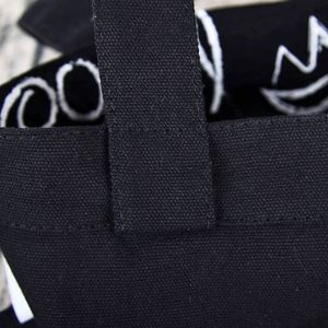 Sacs fourre-tout en toile de coton écologique noir, personnalisables avec logo, naturels et vierges - Product Image 3