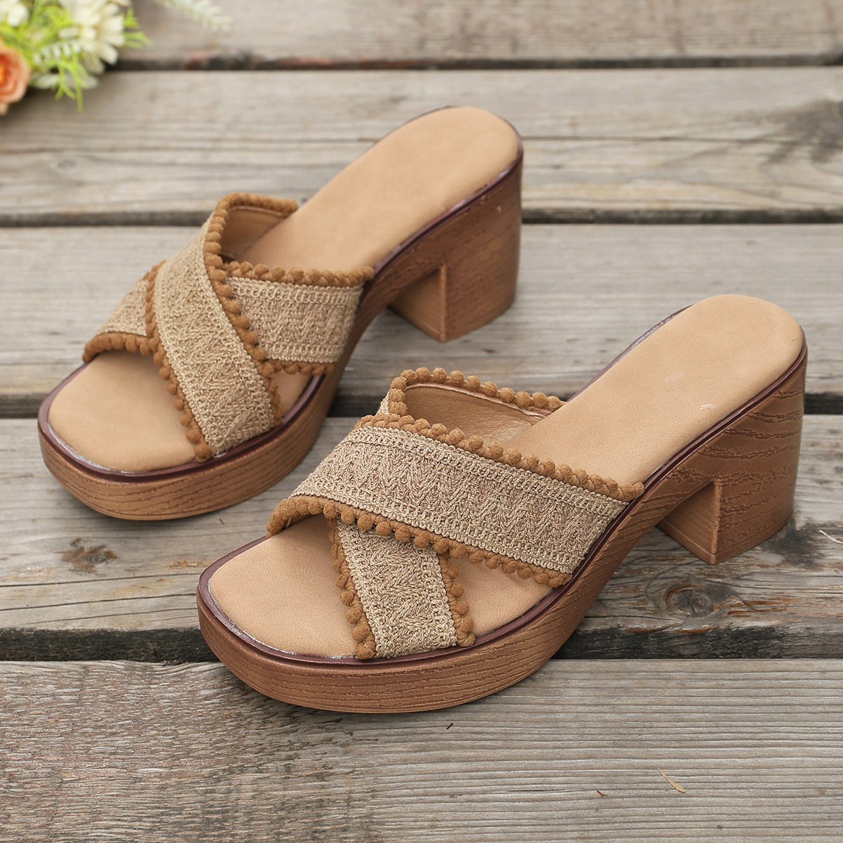 สีน้ำตาลอ่อน