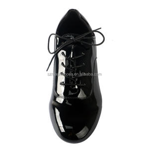 Zapatos de fiesta de baile negros muy suaves de PU de patente personalizada para hombres zapatos de baile de salón de suela blanda de gamuza para interiores de 2,5 CM - Product Image 2