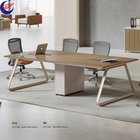 Mobilier de bureau moderne et élégant Poste de travail des employés Bureau Table d'ordinateur avec un design élégant