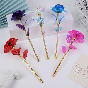 Hermosa <span class=keywords><strong>Rosa</strong></span> Galaxia Arcoíris con Luz LED <span class=keywords><strong>Preservada</strong></span> en Cúpula de Vidrio Borosilicato Transparente con Base de Madera para Regalo del Día de la Madre - Product Image 3