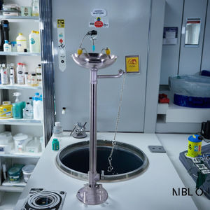 <span class=keywords><strong>Machine</strong></span> à <span class=keywords><strong>laver</strong></span> portable <span class=keywords><strong>pour</strong></span> les yeux de type petit bureau avec <span class=keywords><strong>robinet</strong></span> vertical simple en acier inoxydable 304 Design moderne <span class=keywords><strong>pour</strong></span> une utilisation scolaire - Product Image 2