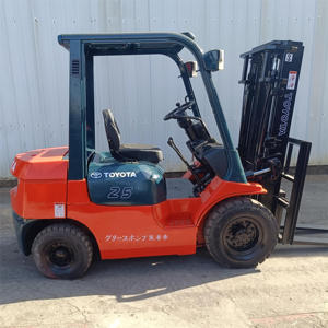 Mini chariot élévateur Toyota de 2,5 tonnes d'occasion avec moteur japonais, chariot élévateur diesel hydraulique à vendre - Product Image 4