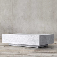Table basse en marbre massif épais, design cubique, double base, veinure blanche Arabescato, pour salon