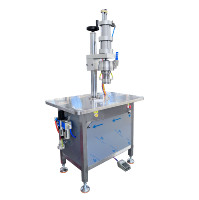 Machine de sertissage linéaire semi-automatique Wejing pour pompes d'aérosols, haute précision, pour remplissage de gaz/huile/peinture chimique en bidons métalliques