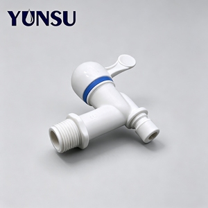 Grifo de Agua de Pared DN15 1/2" de Plástico PP para Lavabo, OEM ODM Personalizado con Servicio de Muestra - Product Image 1