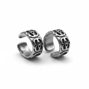 Pendiente de Oreja para Hombre Yuenique, Acero Inoxidable 316L, Resistente al Agua y al Deslustre, Diseño de Calavera, Clip para Cartílago, Estilo Punk Rock, Regalo - Product Image 1