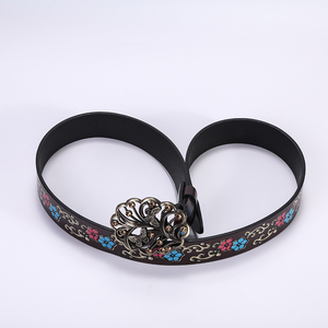 Cintura Vintage Retrò in Pelle PU Nera con Fibbia a Farfalla in Lega Dorata e Dettagli in Cristallo per Donna - Product Image 6