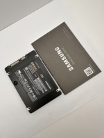 قرص صلب داخلي من سامسونج 870 EVO سعة 2 تيرابايت طراز MZ-77E2T0B، سلسلة 870 EVO، 2.5 بوصة، SATA III، SSD، متوفر بسعات 1 تيرابايت و2 تيرابايت و4 تيرابايت.