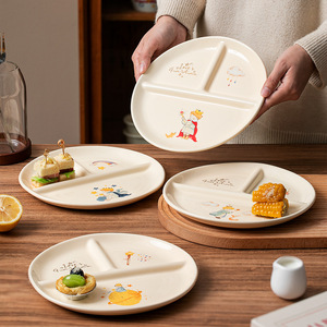 Plato Redondo Dividido de Porcelana Cerámica con Diseño del Principito Japonés, Plato Infantil para Comer, Plato Creativo para Uso Doméstico - Product Image 3