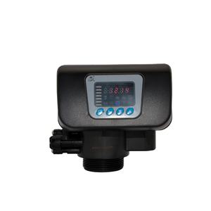 Runxin <span class=keywords><strong>4</strong></span> Ton/H Suavizador de agua 63C3 220V Válvula de plástico y metal para tratamiento de agua con tanque de filtro Componentes de núcleo PLC - Product Image 1