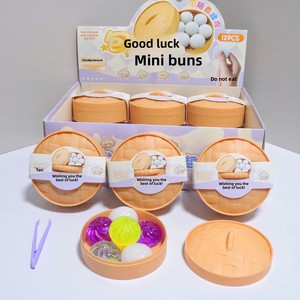 Grandes boules de simulation anti-stress à pincer, à rebond lent, en forme de pains de porc barbecue, de pâtes et de Xiaolongbao, jouets amusants QMU-009 - Product Image 1