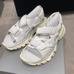 Sandales plates de luxe de haute qualité pour femmes et hommes, chaussures de sport légères et respirantes pour la marche en plein air - Product Image 3