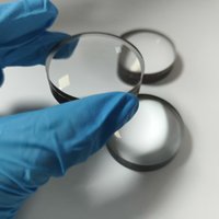 Lentille optique en verre de quartz de silice fondue K9 BK7 de haute précision, revêtement antireflet 1064nm, fenêtre de protection OEM, pièce de rechange pour télescope