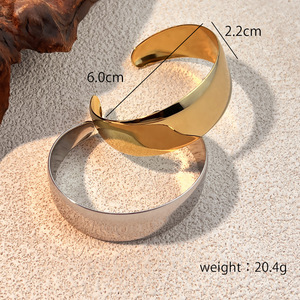<span class=keywords><strong>Bracciale</strong></span> a Polsino Largo in Oro Massiccio per Donne, <span class=keywords><strong>Bracciale</strong></span> Aperto Ondulato in Metallo Liquido, Gioiello da Festa Y2K in Acciaio Inossidabile Lucido - Product Image 5