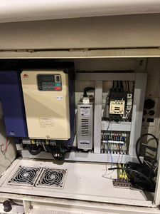 Machines de moulage par injection haute vitesse LK 130T & 160T : Vis spécifiques pour PC pour matériaux transparents et systèmes double servo originaux - Product Image 5