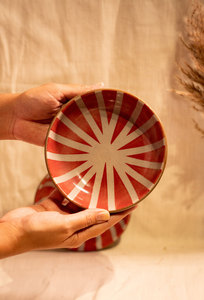 Cuenco de Cerámica de Gres de Alta Calidad con Rayas Rojas, Diseño Tribal Único, Acabado Craquelado, Apto para Horno y Microondas, Cocido a Alta Temperatura - Product Image 2