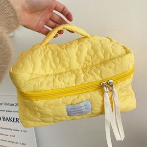 Bolsa de cosméticos de algodón de viaje Ins, bolsa de maquillaje de almacenamiento de belleza portátil, neceseres para niñas, caja de almacenamiento de color caramelo con cremallera - Product Image 3