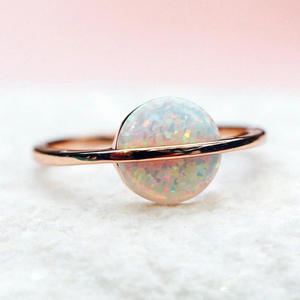 Anello F1451 con Opale, Pietra Naturale Rotonda, Montatura a Castone, Gioiello Unisex alla Moda, Idea Regalo - Product Image 3