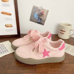 Baskets plateforme rétro américaines pour femmes, motif étoile, style niche, chaussures décontractées blanches pour étudiantes, usage quotidien, transfrontalières, collection automne - Product Image 4