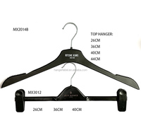 Perchas de plástico para tienda y tienda de ropa, conjunto de abrigo y pantalón