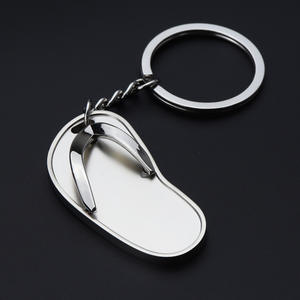 Porte-clés créatif en métal miniature en forme de tongs à huit caractères, pendentif pour sac à dos, clés de voiture - Product Image 2