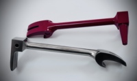 Abridor de botellas de metal fundido diseñado con la forma de una herramienta Halligan, abridor de 6 pulgadas de largo, una herramienta utilizada por los bomberos