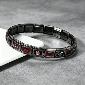 Pulsera Modular Desmontable DIY de Acero Inoxidable Negro con Dijes Italianos de Epoxi de Calavera Gótica, Cruz, Mariposa y Murciélago, y Labio Rojo Oscuro - Product Image 6