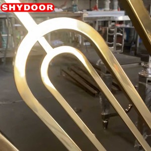 Rampe d'escalier artistique sur mesure en <span class=keywords><strong>acier</strong></span> inoxydable 304, pour villa, centre commercial, extérieur, haute résistance, soudée, installation facile, design moderne - Product Image 2