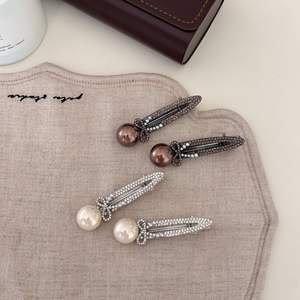 Pince à cheveux de luxe en alliage géométrique creux avec <span class=keywords><strong>strass</strong></span> pour femmes, épingle à cheveux en grande perle, <span class=keywords><strong>barrette</strong></span> diamantée exquise - Product Image 6