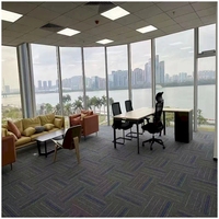 Dalles de moquette commerciales pour bureaux, avec support PVC, gris rayé, revêtement de sol modulaire, vente en gros, tapis carré emboîtable personnalisé