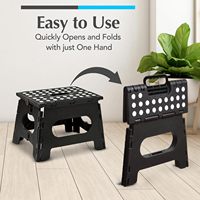 Tabouret pliable assez robuste, parfait pour la cuisine, la salle de bain, la chambre ou la buanderie.