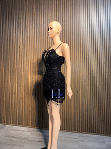 Mini-robe de luxe noire à sequins et col en V profond pour femme – Tenue de soirée cocktail moulante faite à la main pour clubbing - Product Image 2